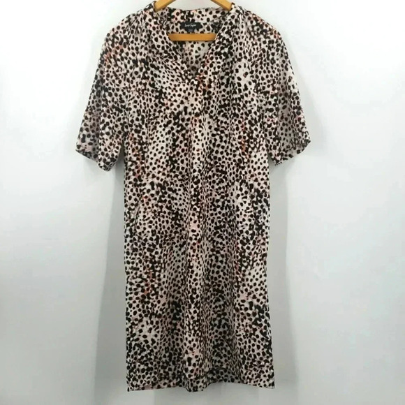 Lord & Taylor | Leopard print shift style dress - VNeck with pockets - Medium - Picture 1 of 3